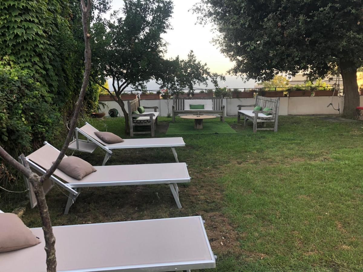 Kamyhouse Una Tranquilla Struttura Nel Verde Nápoles Exterior foto