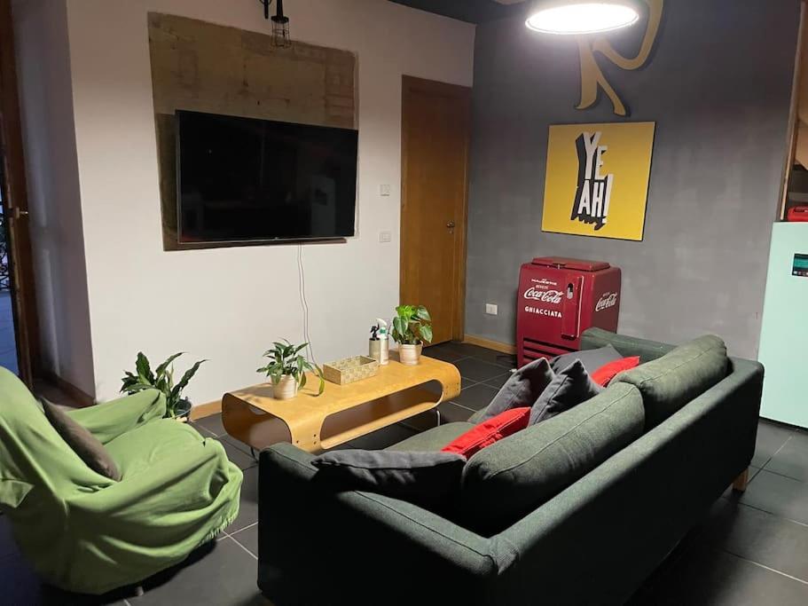 Kamyhouse Una Tranquilla Struttura Nel Verde Nápoles Exterior foto